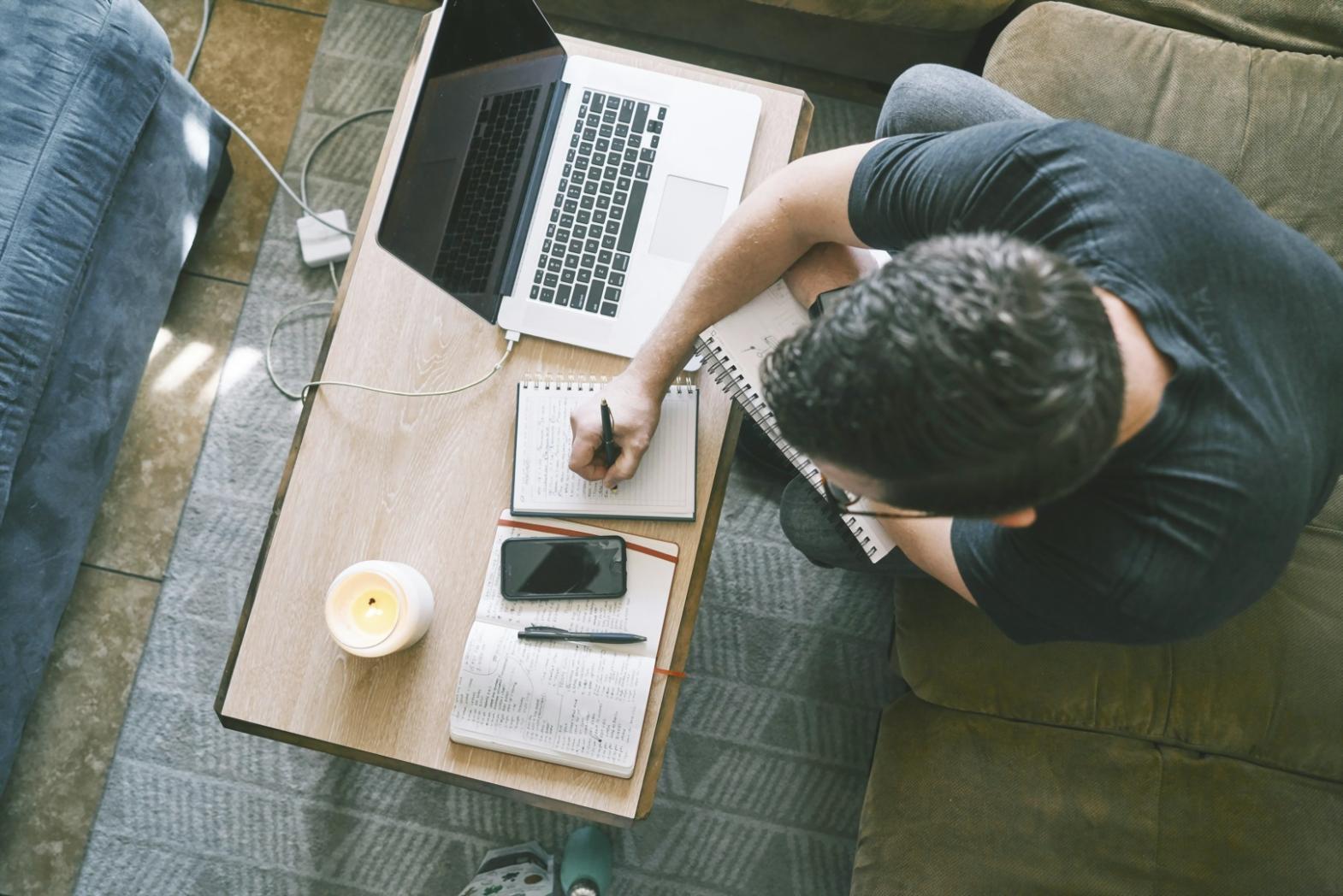 Professional network monitoring workspace with multiple screens showing real-time network diagnostics